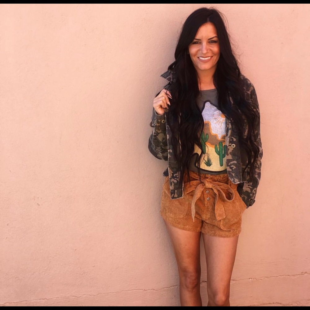 SOLD!! Southern trends- Hi waist corduroy shorts!!